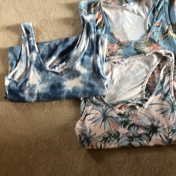 Bundle of Ardene tanks Sz L various - Picture 2 of 5